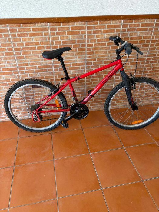 Bicicleta BTT Decathlon Rockrider com Suspensão e Ciclocomputador