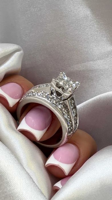 Pierścionek z diamentami naturalnymi 2.50 CT