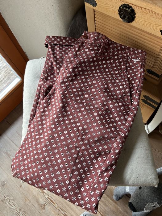 Vans spodnie chinosy w kwiatki 27