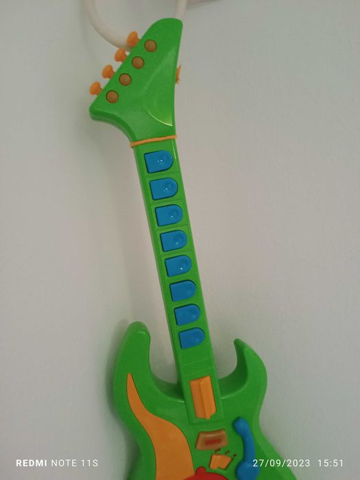 Guitarra Oficial Canal Panda