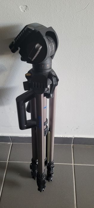 Activ Tripod for Video and Photography Cameras64741111011075121