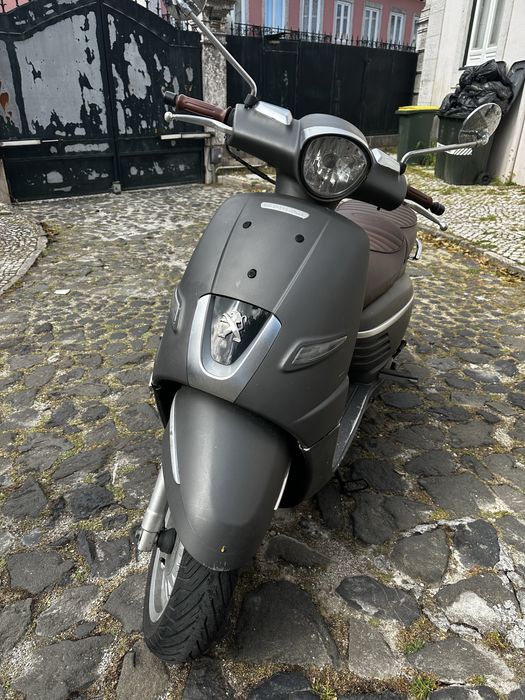 Scooter Peugeot Django 125