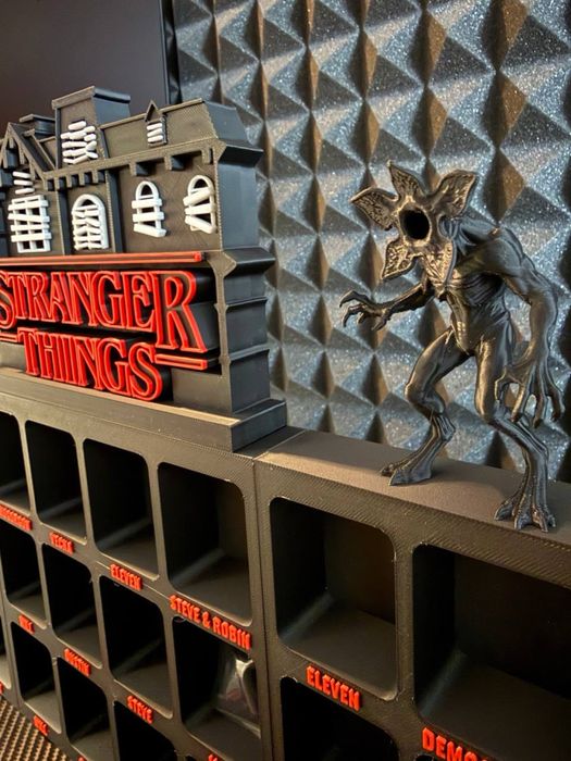 Підставка поличка для фігурок stranger things kinder