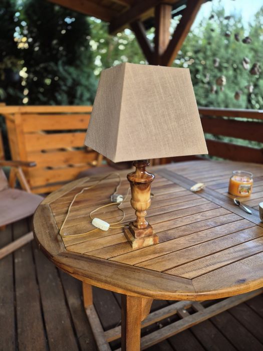 Lampa stołowa z kloszem, alabaster