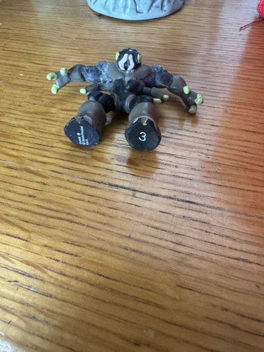 Gormit vulcao/refugio magico/58 bonecos