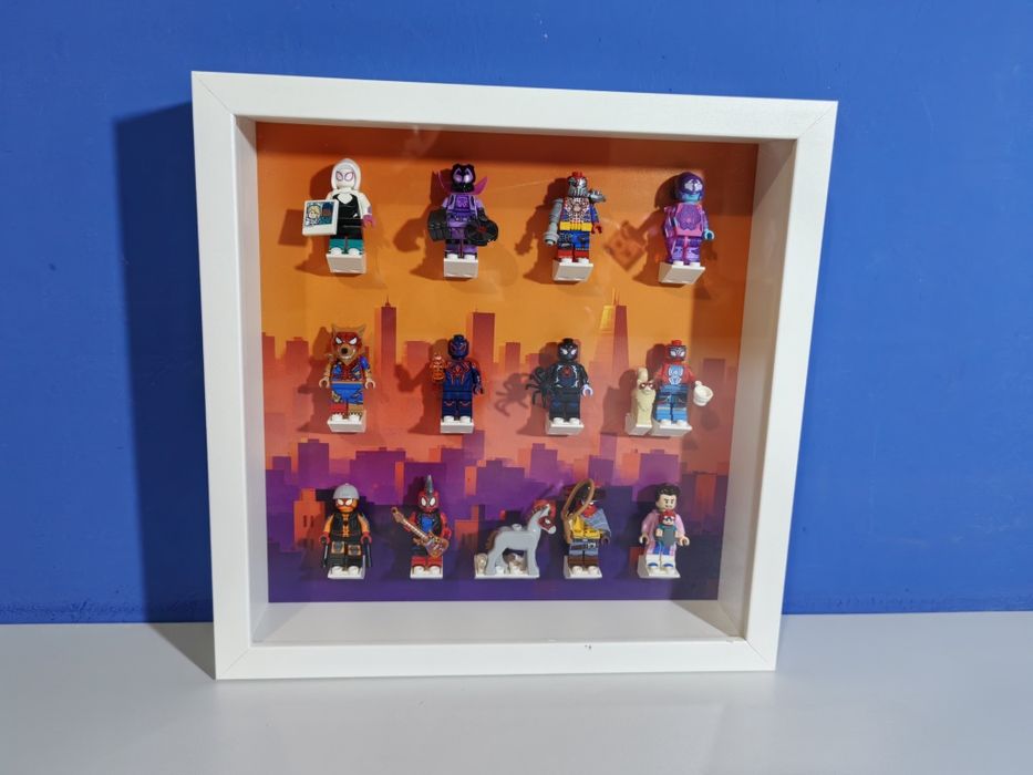 Ramka na minifigurki LEGO z serii CMF - Across the spider verse