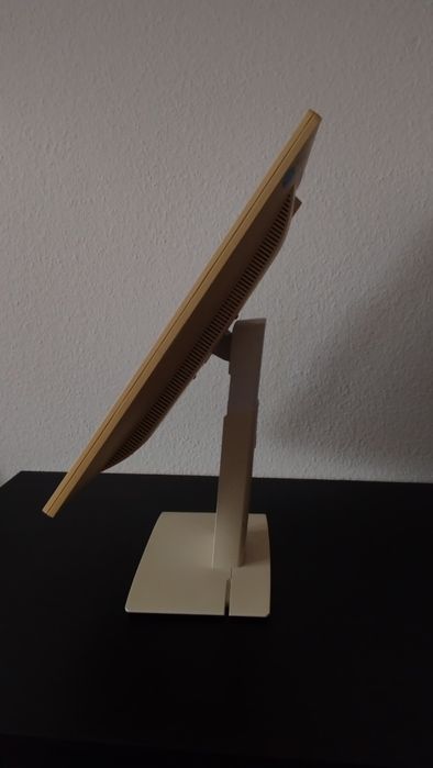 монитор Fujitsu B22W-7 LED