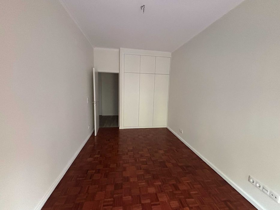 Arrenda-se T2 - Alcantara