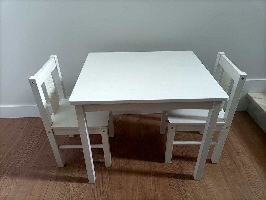Mesa e cadeiras criança Ikea