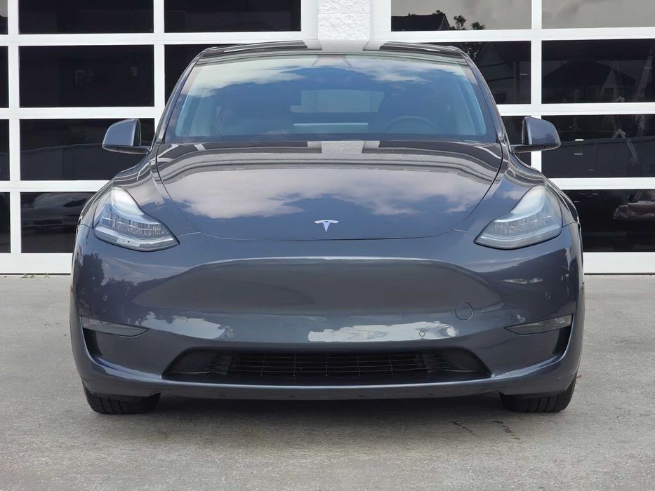 Tesla Model Y Long Range      2021