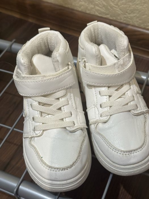 Кросівки для дівчинки