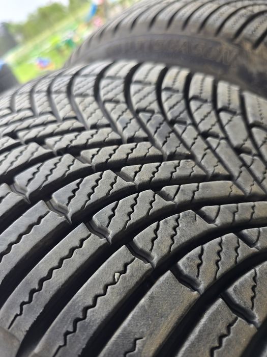2 sztuki firestone multiseason  225 40 18, 3 opona gratis (taka sama)