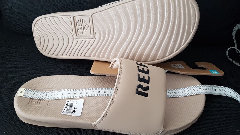 Очень легкие и мягкие шлёпанцы REEF 44,45,46р оригинал.