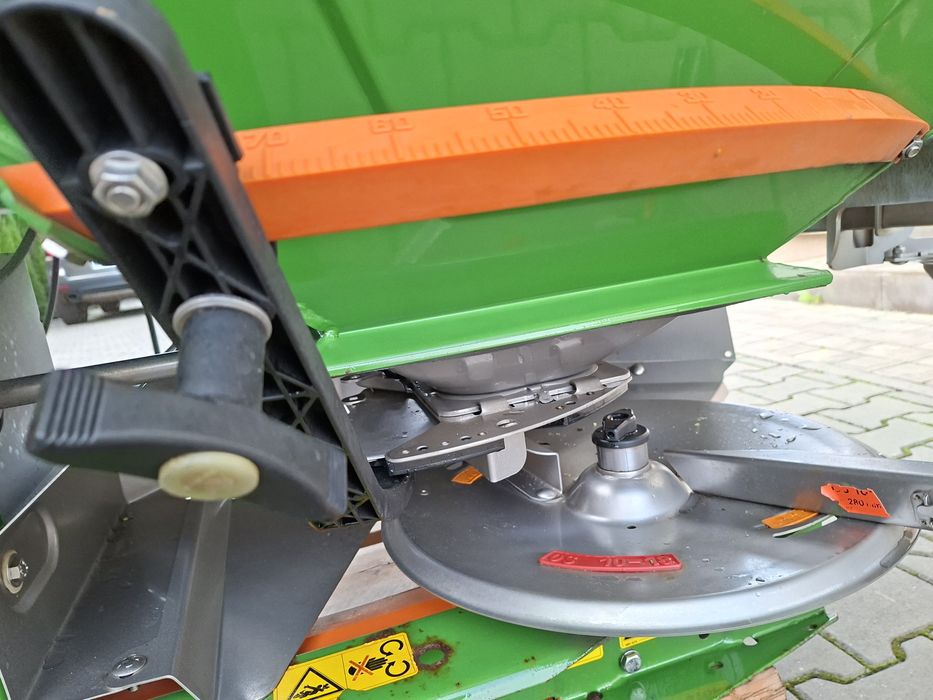 Rozsiewacz  amazone ZAM 1700 ładny  stan