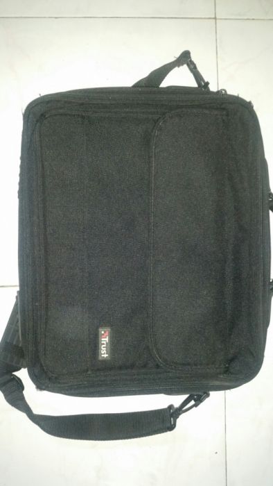 Portable suitcase, interior dimensions 42x32 cm, used; home delivery available64739035914114122