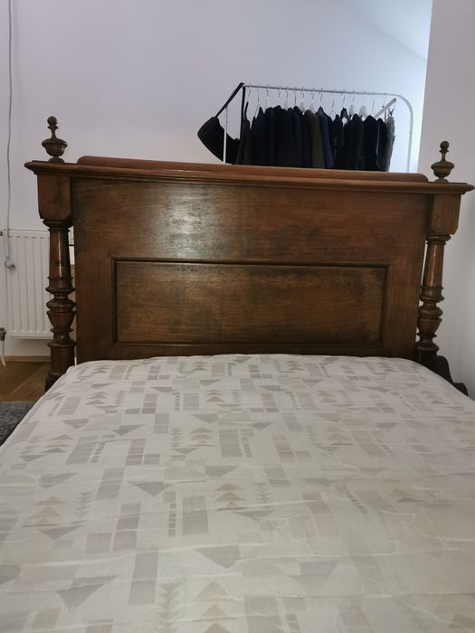 Łóżko ręcznie zdobione-cena do negocjacji