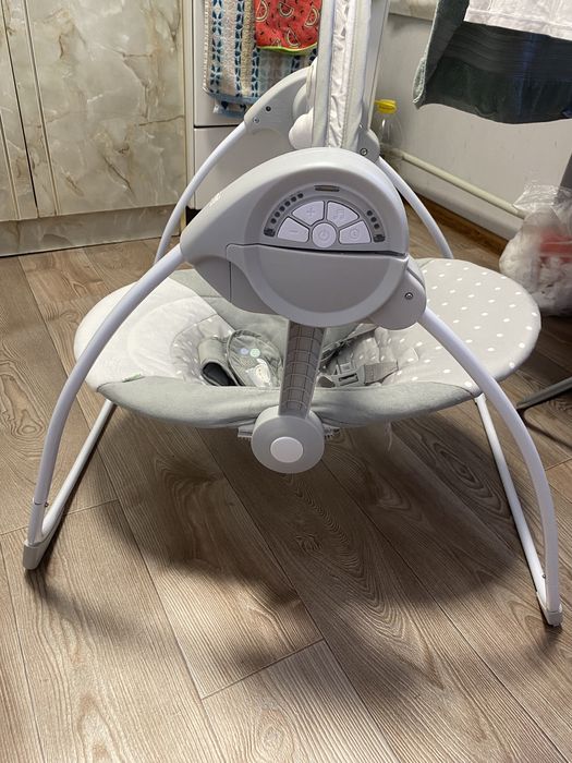 Крісло-гойдалка Ingenuity Comfort 2 Go – Cuddle Lamb
