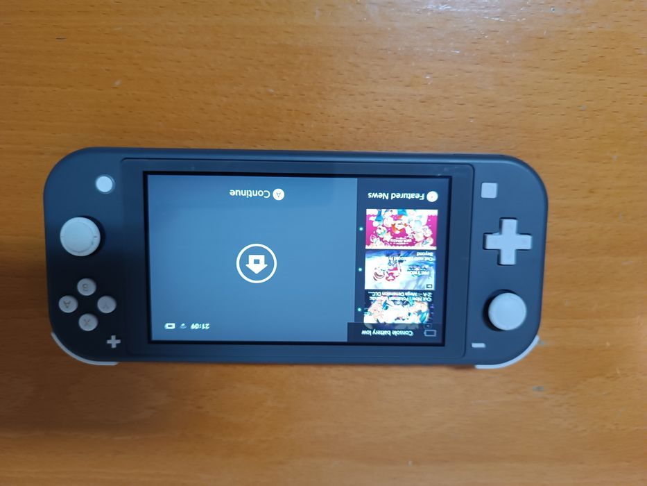 Nintendo Switch Lite com Carregador e Bolsa