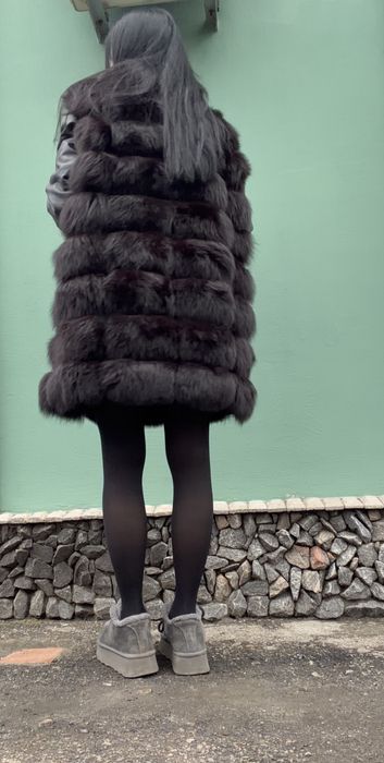 Продам  натуральную жилетку мех песец