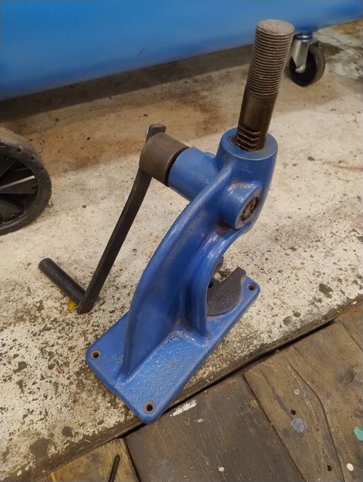 Prasa ręczna, prasa mechaniczna, prasa zębata, prasa warsztatowa