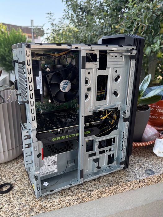 Pc gaming lenovo semi-usado