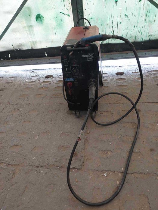 Profesjonalny półautomat spawalniczy Econo mig220