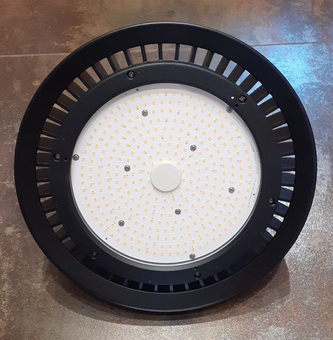 Lampa halogen naświetlacz oprawa led ufo przemysłowa do hal 240W