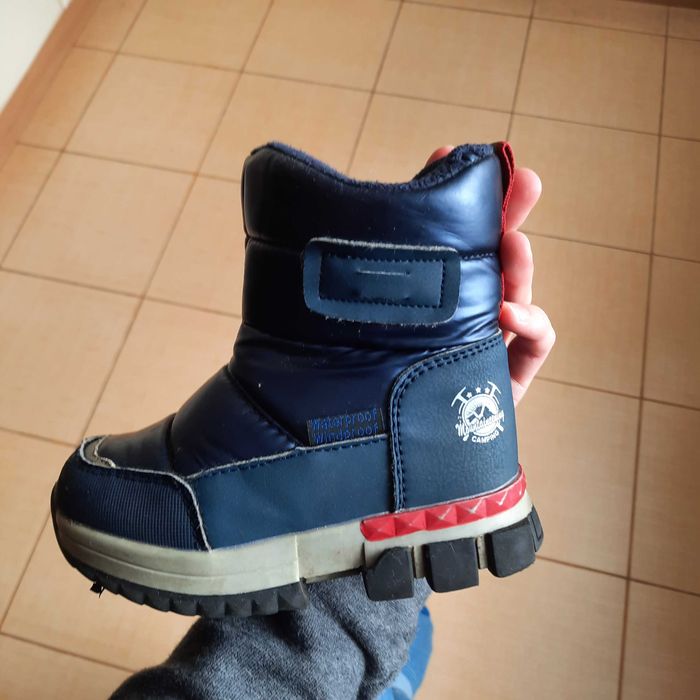 Продам зимові чоботи дитячі
