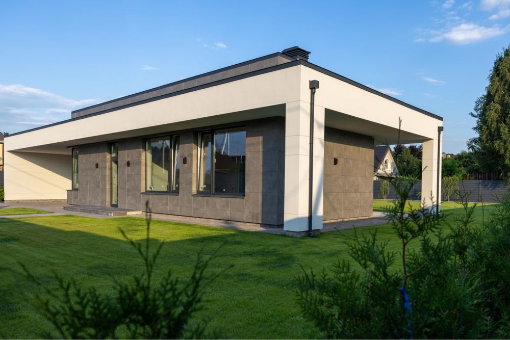 Сучазний будинок в с. Романків