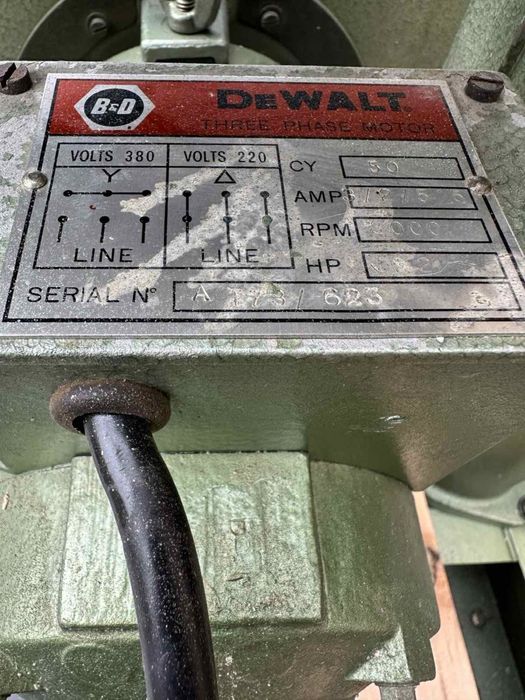 Торцовочна, радіальна пила, торцовка DeWalt 110. Виробник: Італія!