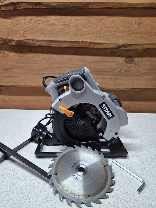 Titan Pilarka Tarczowa 1200W. G28