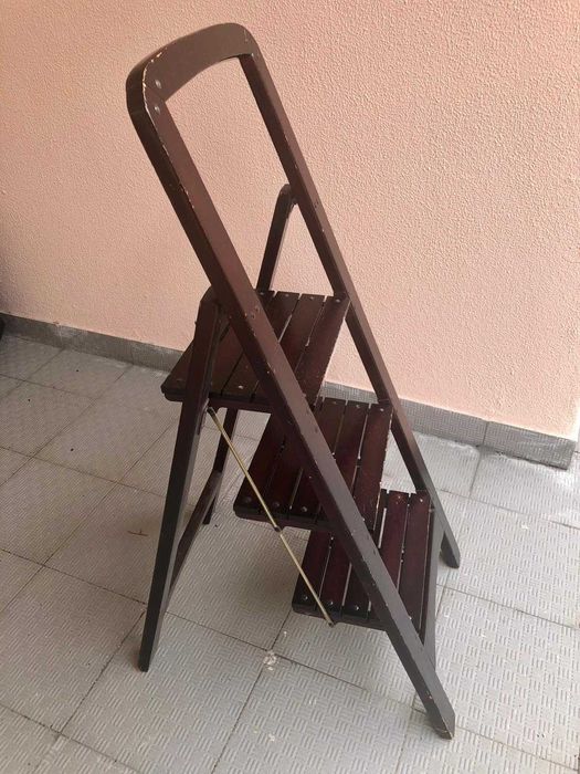 Escadote de biblioteca inglês