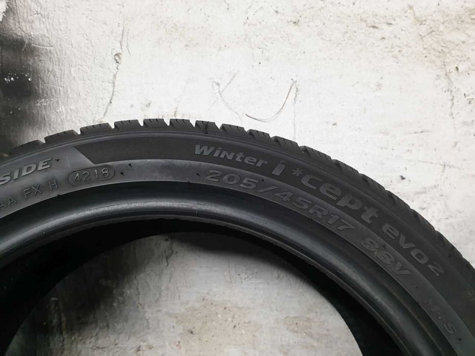 Dwie Opony zimowe 205/45R17 Hankook Winter I'cept evo 2 7,8mm