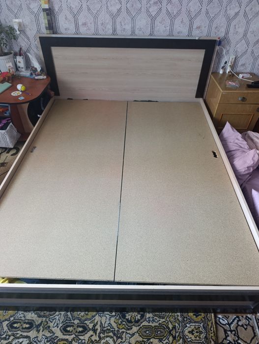 Продам кровать 160*200