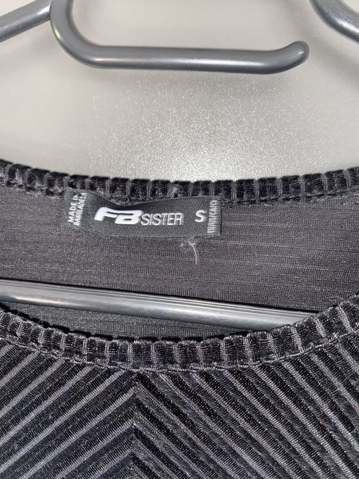 Crop top czarny S krótki z długim rękawem