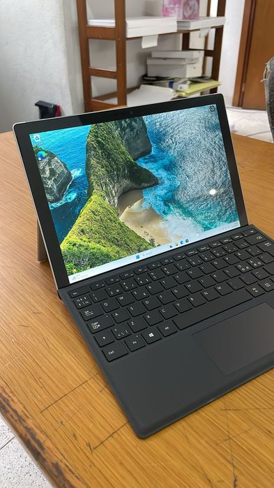 Microsoft Surface Pro 5446515340788387841