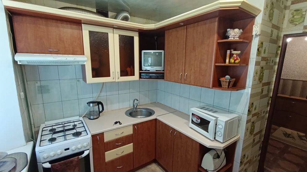 Продаю трёхкомнатнаю квартиру с гаражем в Славянске