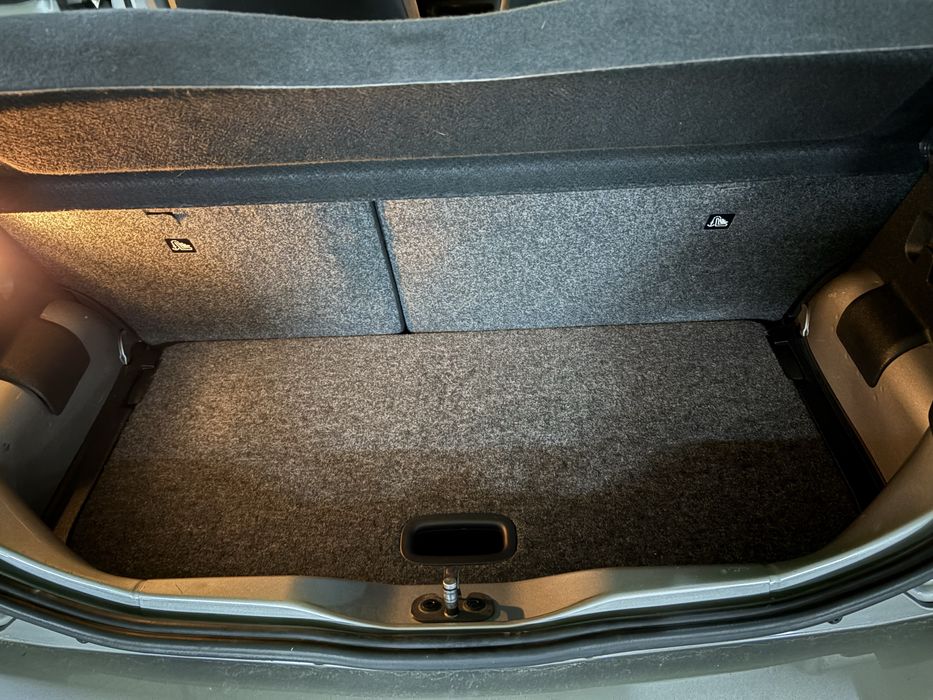 VW Up cinzento 1.0 gasolina