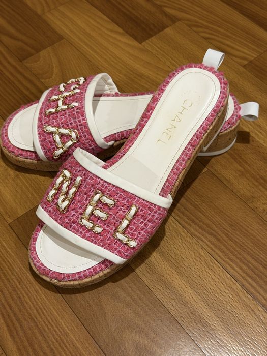 Женские сандалии-шлепанцы CHANEL