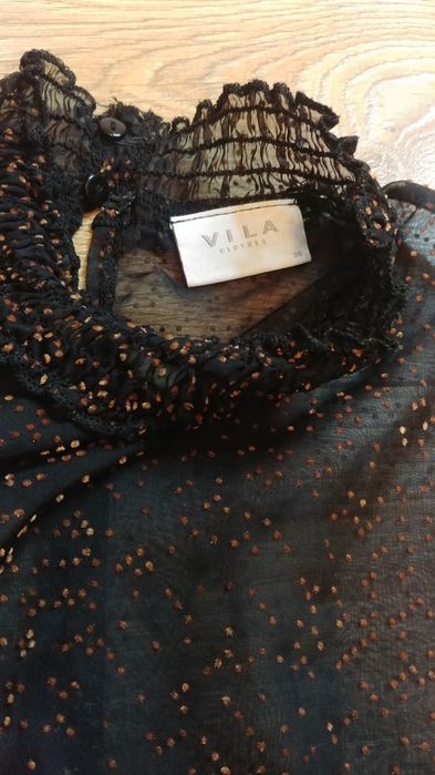 Oryginalna czarna koszula półgolf bufiaste rękawy welur kropki