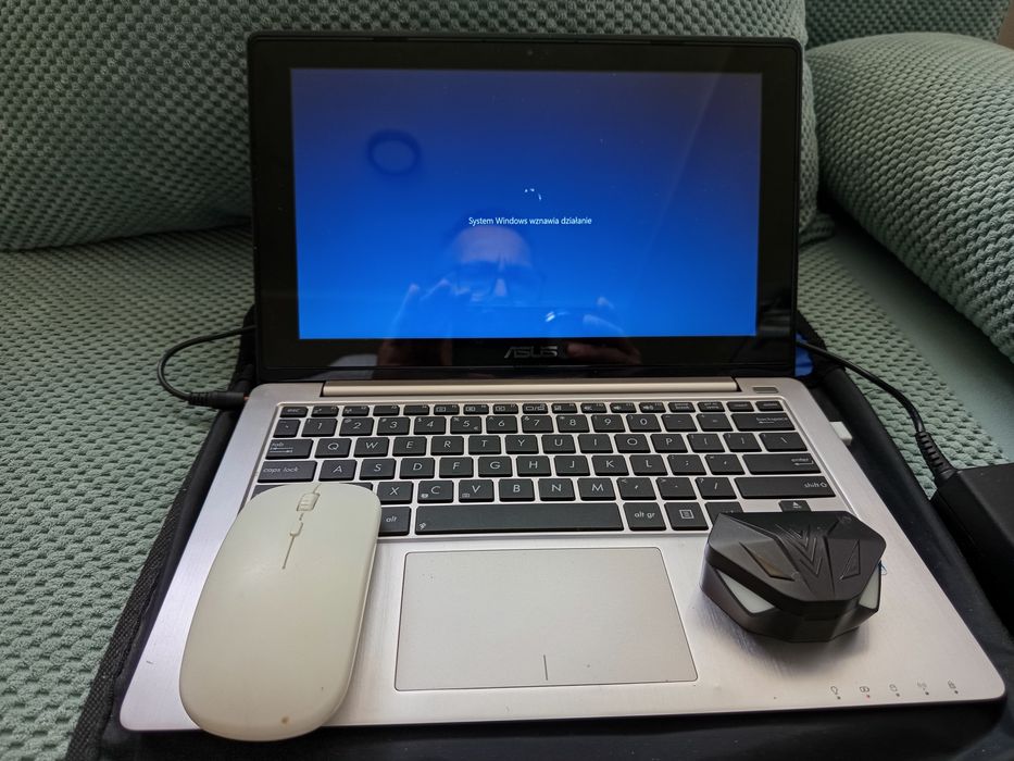 Notebook Asus x202e dotyk 4Gb 500 Gb