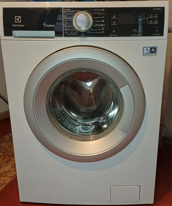 pralka Electrolu 8 kg / 1200 rpm stan bdb