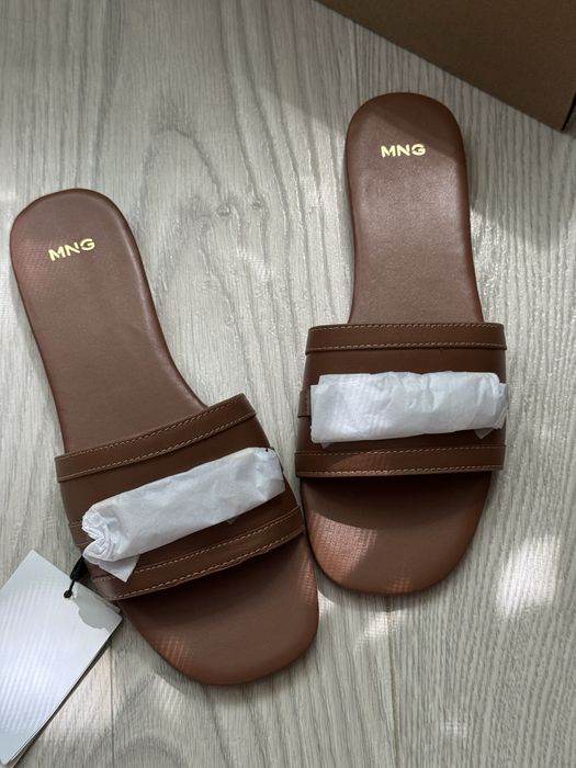 Шльопанці Mango