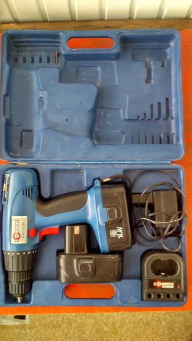 Шуруповерт инструмент с регулировкой крутящего момента и/или глубины з