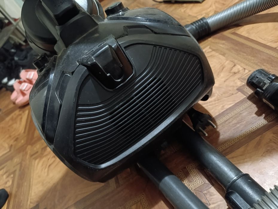 Пылесос Samsung 1500 w на запчасти или под ремонт