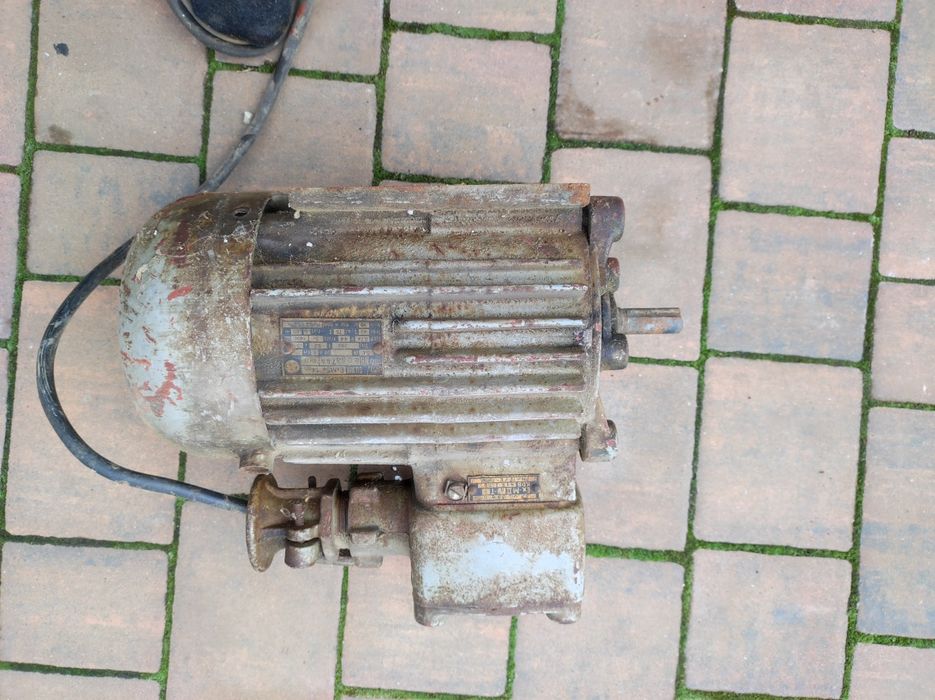 Silnik elektryczny 380v 0,8 kw