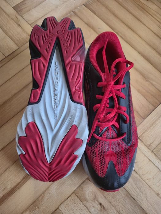 Продам кросівки UNDER ARMOUR