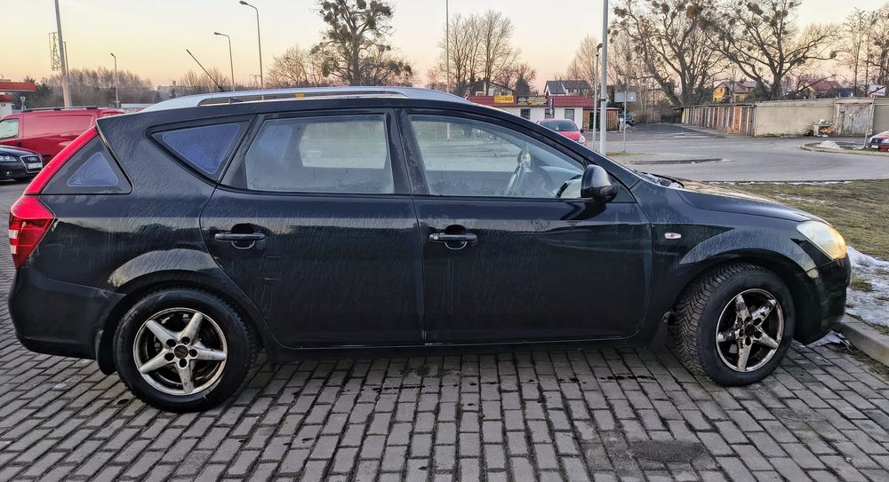Kia cee.d 1.4b +gaz kombi z 2009r