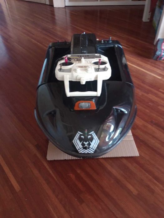 łódka zanętowa używana, bardzo zadbana, w pełni sprawna