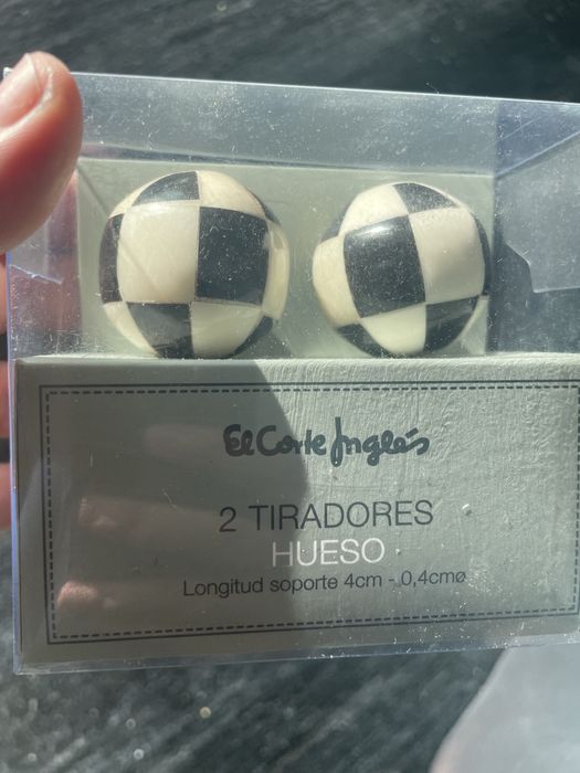 Puxadores em osso preto e branco425473876647618561